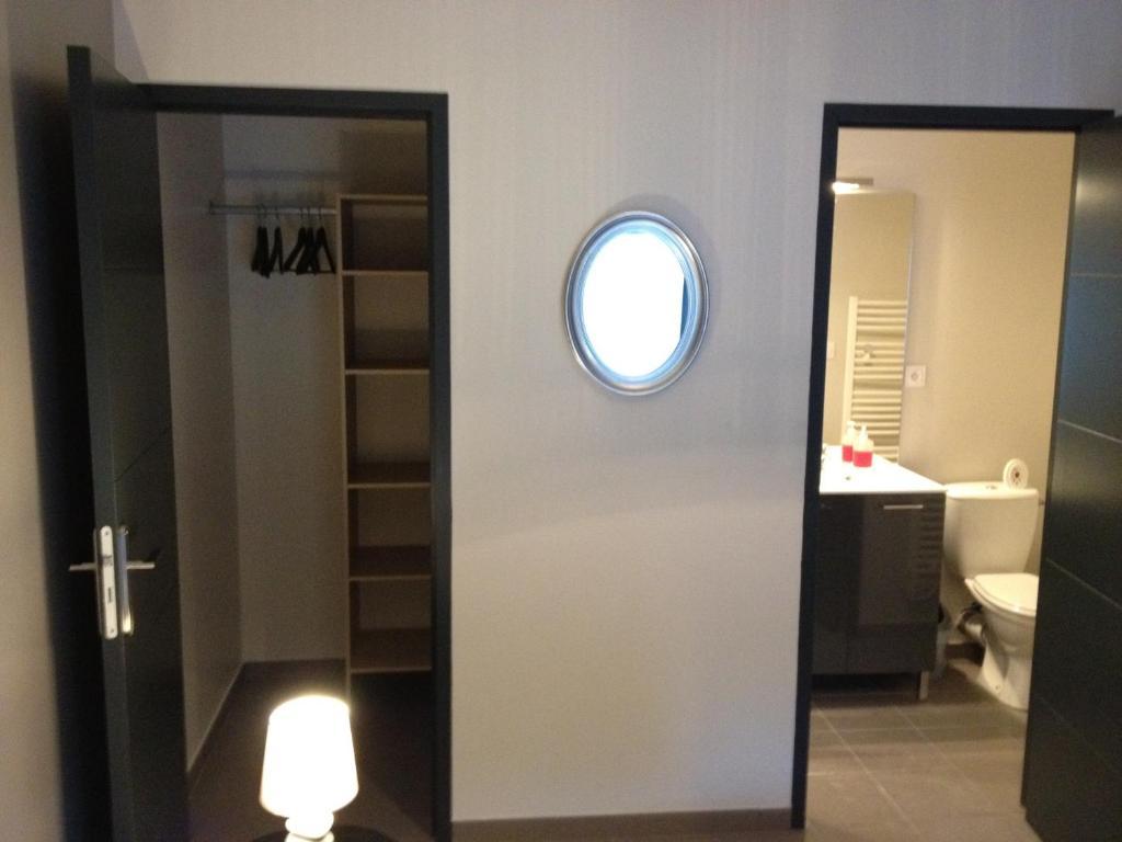 Demeure & Dependance - Chambres D'Hotes Depuis 2012 Tassin-la-Demi-Lune Zimmer foto