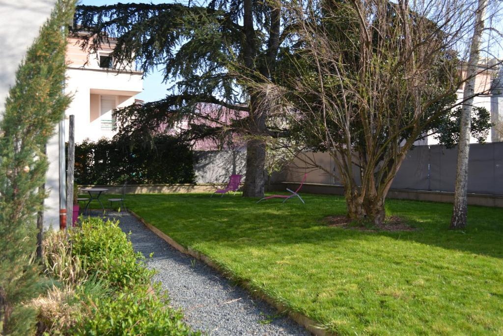 Demeure & Dependance - Chambres D'Hotes Depuis 2012 Tassin-la-Demi-Lune Exterior foto